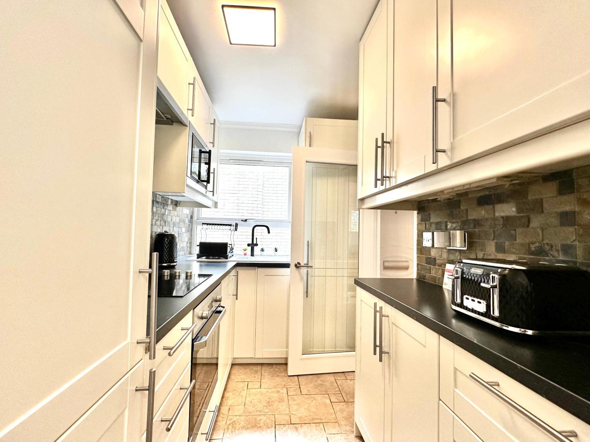 Newly Refurbished ,chic, Attractive 3 Bedroom Flat Appartamento Londra