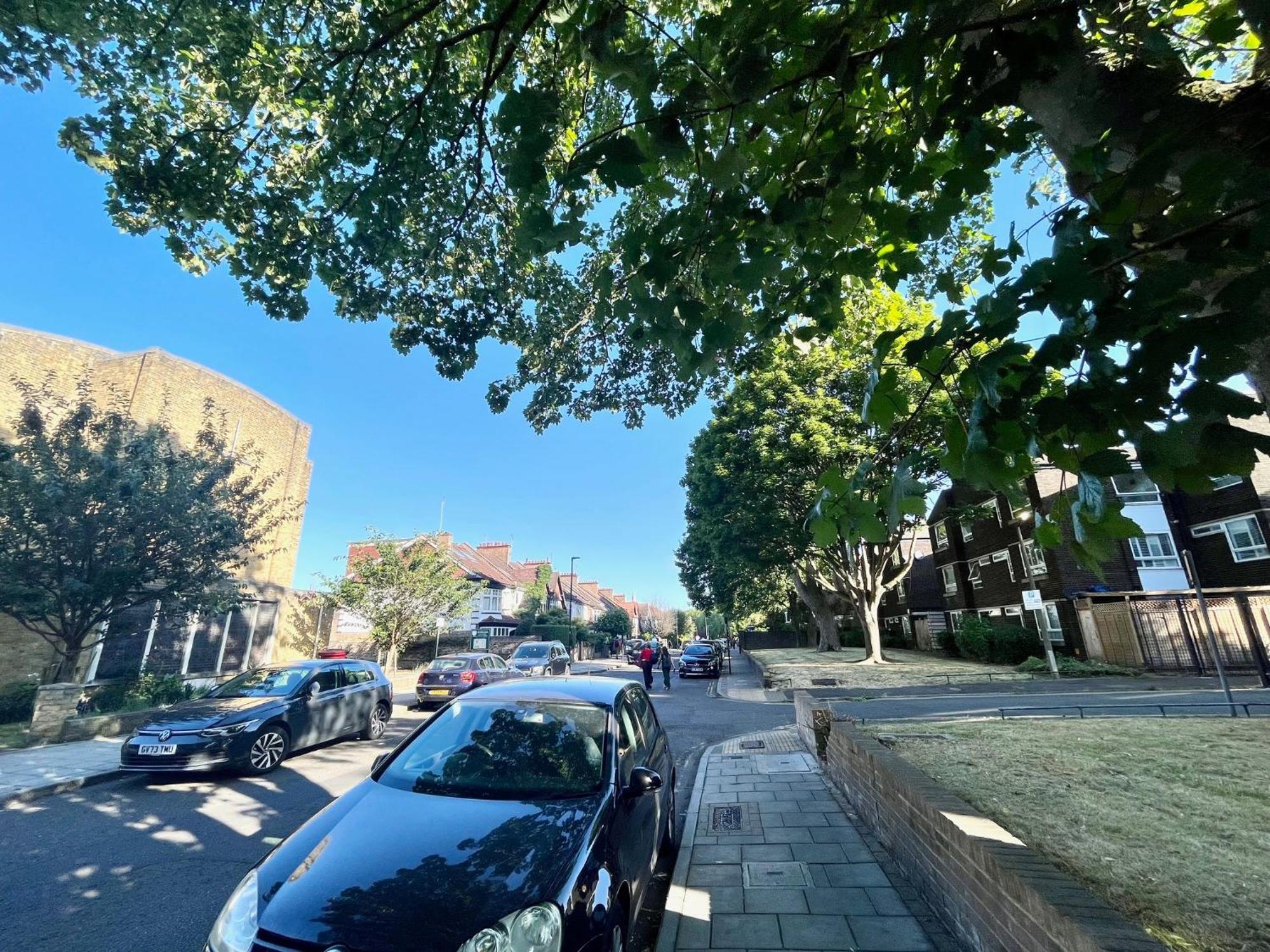 Newly Refurbished ,chic, Attractive 3 Bedroom Flat Appartamento Londra